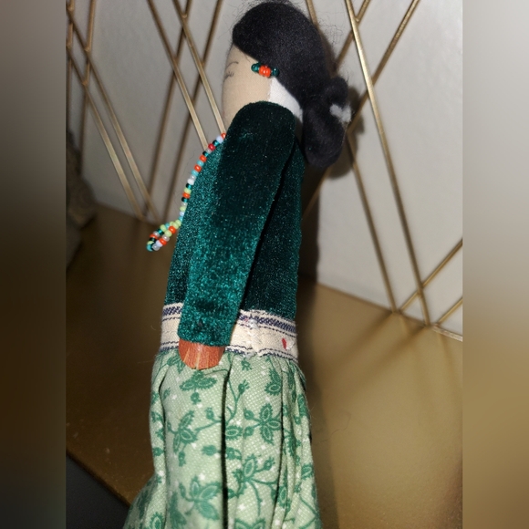 Native American doll 10" tall excellent condition - Picture 12 of 16